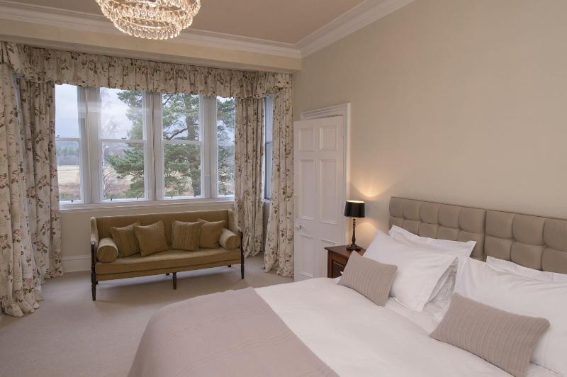 Lys-Na-Greyne Bed and Breakfast Aboyne Eksteriør billede